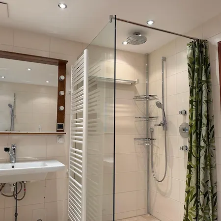 Haus Baumgarten Апартаменты *